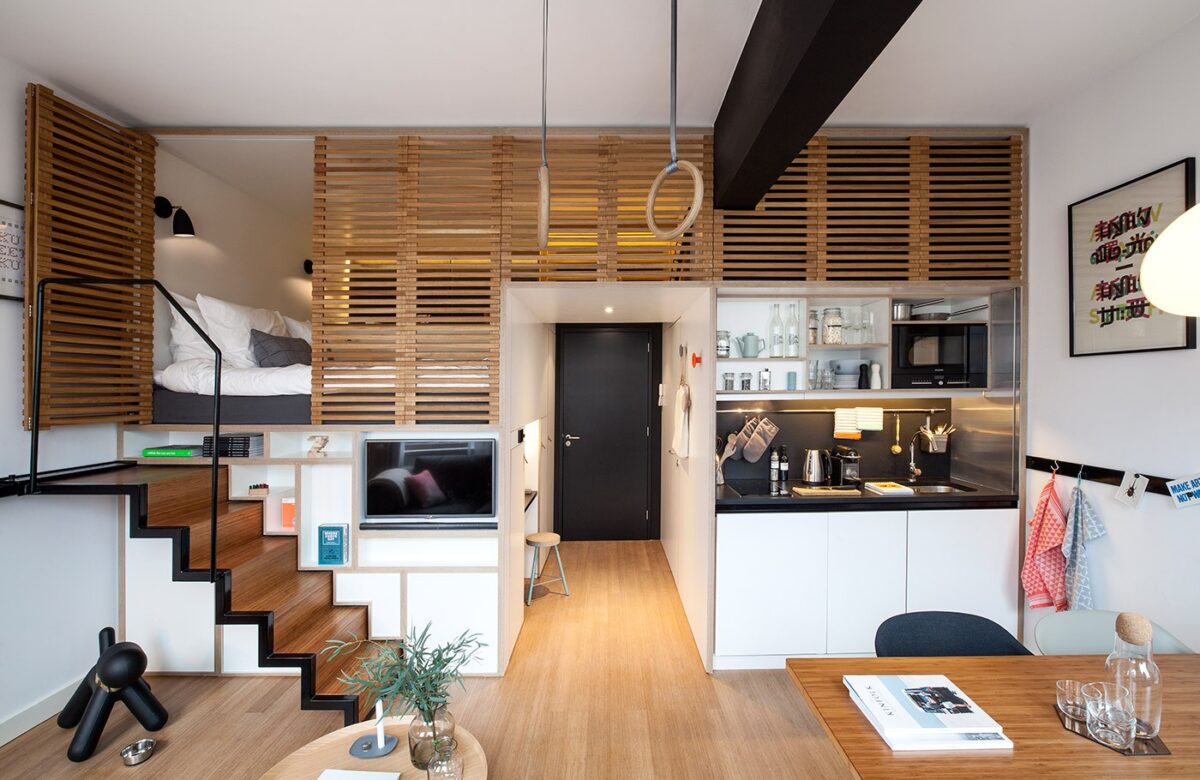 wood-paneling-apartment